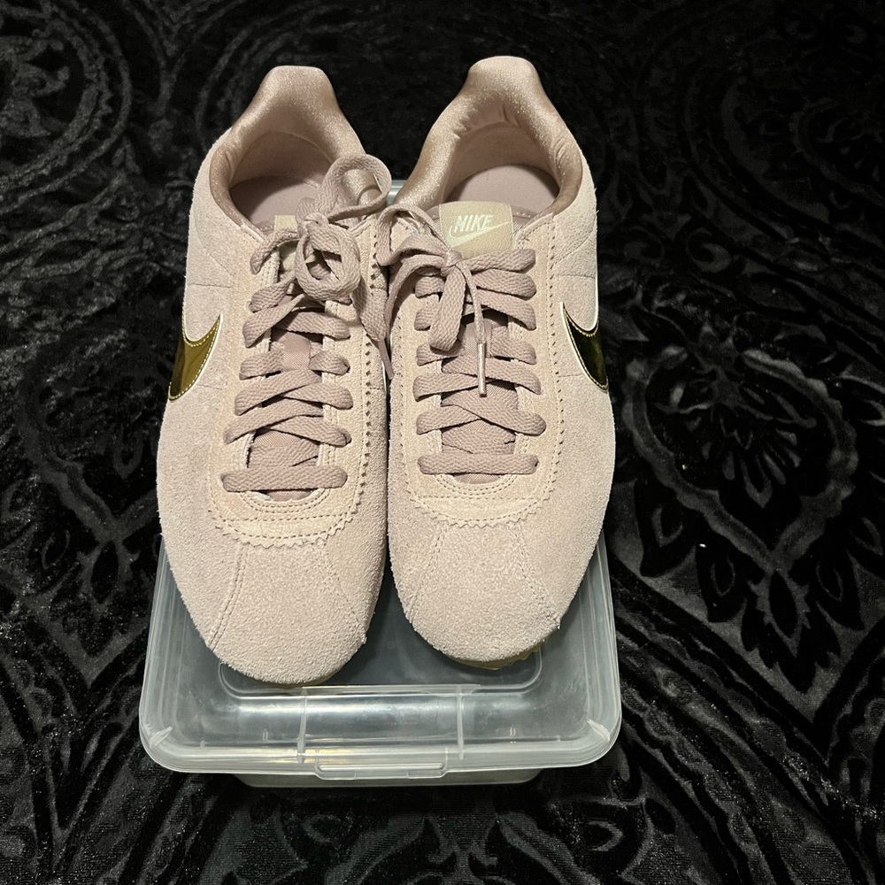 Suede Rose pink and gold Cortez